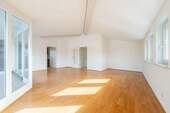 Wohnzimmer - Etagenwohnung mit 88,80 m&sup2; in Pullach zum Kaufen
