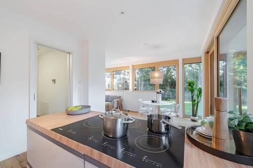 Blick von Kuche auf Essbereich - 