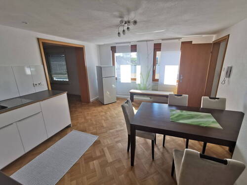 Rechts hinten Wohnungseingang - 3 Zimmer Etagenwohnung zur Miete in Neuenstadt am Kocher