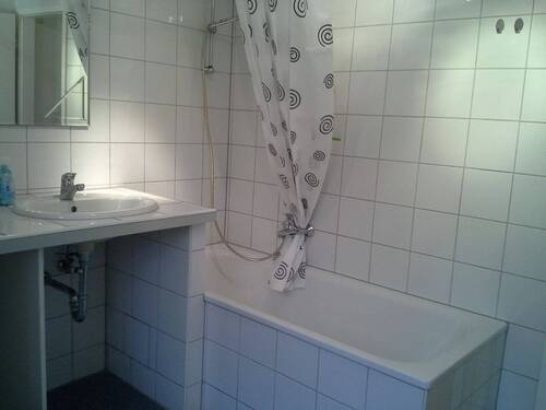 Vorderhaus-EG: Badezimmer - 