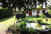 Teich und Gartenhaus - 