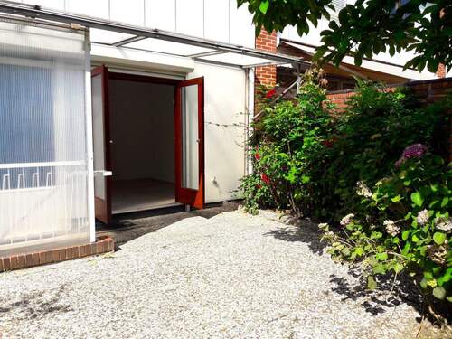 Terrasse mit Abgang zum Kéller - 