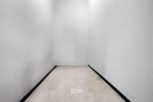 Großzügiger Hauswirtschaftsraum - 