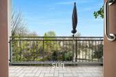 Balkon mit Blick ins Grüne - 
