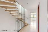Flur m. Treppe - 