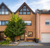 Solides Reihenhaus mit ca. 170m² Wohnfläche in guter Lage von Köln-Eil, Garten, Garage, Keller