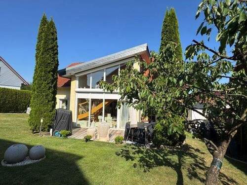 Rückseite - Einfamilienhaus mit 155,00 m&sup2; in Immenhausen zum Kaufen