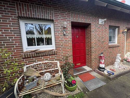 Hauseingang - **Ihr Platz an der Nordsee** Gepflegtes Reihenmittelhaus zur flexiblen Nutzung. Fußläufig zum Strand