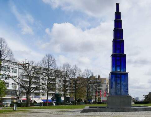 nahe Theodor-Heuss-Pl. - Westend: bezugsfrei + provisionsfrei für Erwerber; helle Räume, Balkon, G-WC, Lift & TG-Stellplatz