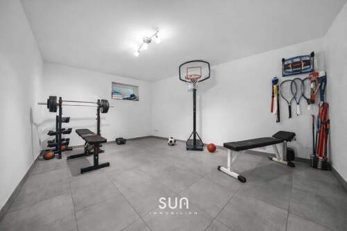 HOBBYRAUM IM UNTERGESCHOSS - 