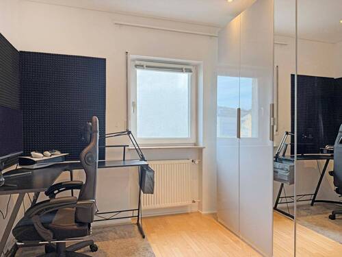 Kinderzimmer/Büro - 