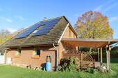 Rückansicht mit Solaranlage - 