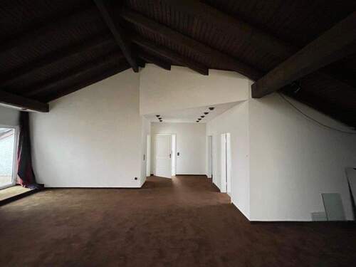 Wohnzimmer - Blick zum Eingangsbereich - 