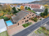 Gesamtansicht von der Straße - 1 Zimmer Mehrfamilienhaus, Wohnhaus in Würzburg