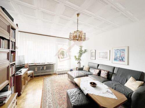 Wohnzimmer II - 3 Zimmer Etagenwohnung zum Kaufen in München
