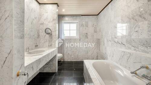 W1 EG Badezimmer 1 - 