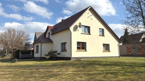 Front- und Seitenansicht - Ankommen, durchatmen, wohlfühlen