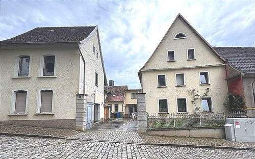 Außenansicht - EFH mit ehem. Autowerkstatt in Bad Bibra