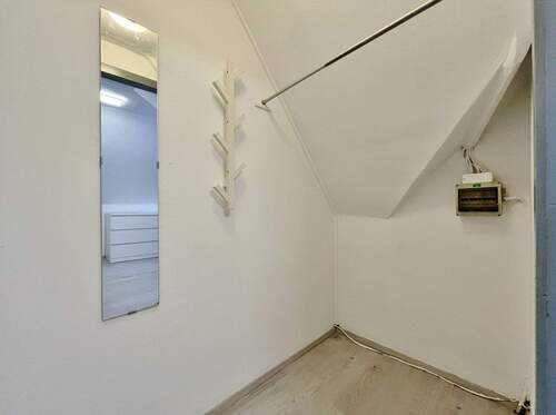 Flur - Etagenwohnung mit 28,00 m&sup2; in Bremen zur Miete