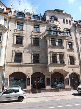 Hausansicht - Schöne 3-Zimmer-Wohnung mit Stuckdecken - Nähe des Stadtparks