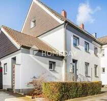 Charmantes Reihenendhaus mit Kamin, Pool und Garten - Wohnen mit Geschichte und Komfort - Bottrop Eigen