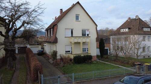 Aussenansicht - 8 Zimmer Mehrfamilienhaus, Wohnhaus zum Kaufen in Kassel