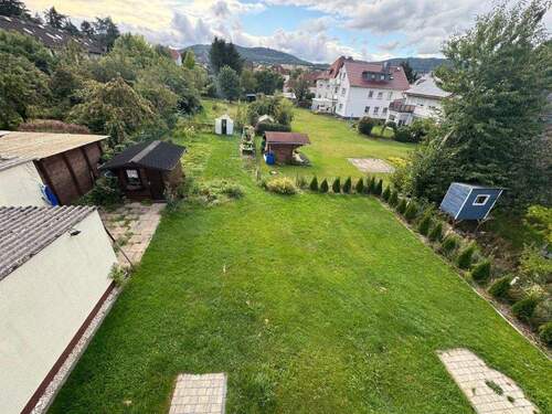 Blick auf das Grundstück - 