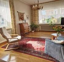 Großzügige helle Wohnung im Zentrum von Bad Salzuflen mit zwei Garagen