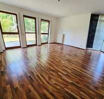 Tolle Lage -- 3 Zimmer Wohnung mit EBK - Terrasse - Garten in NürnbergEibach