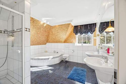 602691-B-backbonephoto-055 - 