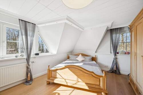 602691-B-backbonephoto-070 - 