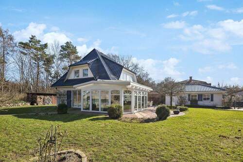 602691-B-backbonephoto-004 - 