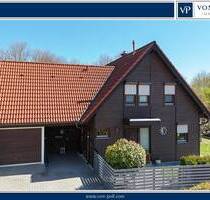 Großzügiges Einfamilienhaus mit idyllischem Garten, sonnigen Terrassen und hohem Wohnkomfort - Aurach