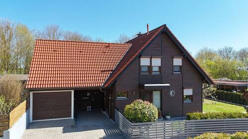 Titelbild - 5 Zimmer Einfamilienhaus zum Kaufen in Aurach