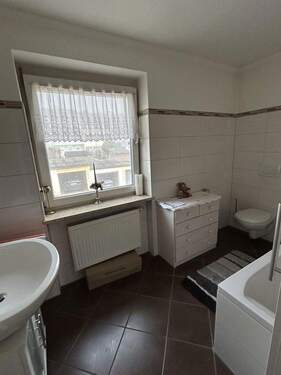 OG Bad mit Badewanne Nordseite - 