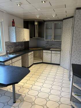 EG - Küche - 7 Zimmer Mehrfamilienhaus, Wohnhaus in Neuhof