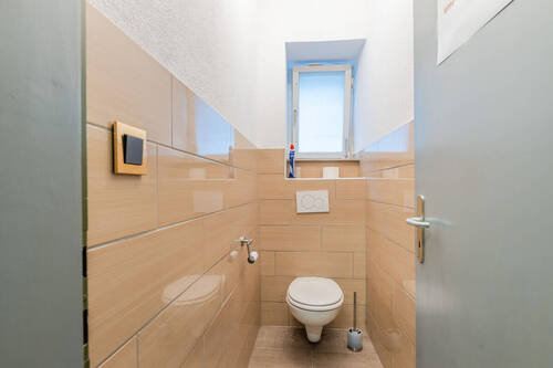 Gäste-WC Vorderhaus Ladengeschäft - 