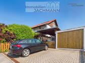 Süd-Ost-Ansicht mit Garage und Carport - Zugang zum Haus - 