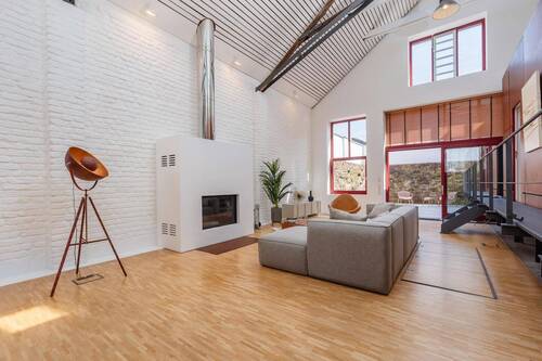 viel Platz zum Relaxen am Kamin - 