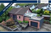 Titelbild mit VP Rahmen - Wohnen im Grünen - Attraktives Einfamilienhaus mit großem Garten und Wintergarten in Flammersbach