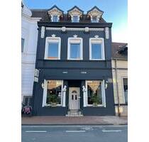 ***BÜSCHER IMMOBILIEN*** RESERVIERT!! In Epe bestens bekannt, beliebt und gut besucht. Das „Raumkult“ wird verkauft!! - Gronau