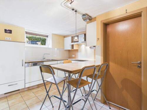 mit Sitzgelegenheit - 4 Zimmer Einfamilienhaus in Illingen / Wustweiler