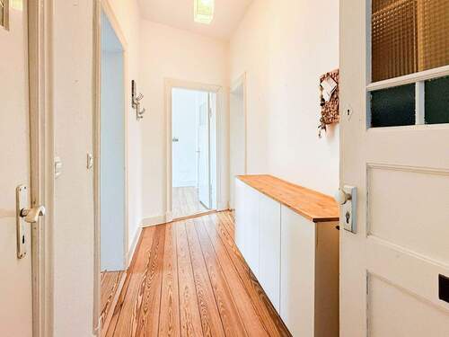 Flur - 2 Zimmer Etagenwohnung zum Kaufen in Kiel
