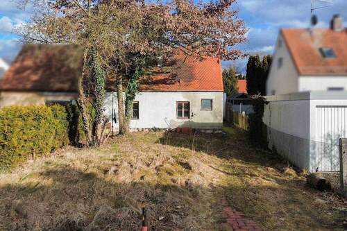 Außenansicht West-Seite - Grundstück in Erding