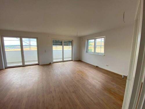 Wohnzimmer - 4 Zimmer Etagenwohnung in Buchen (Odenwald)