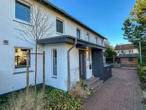 Eingang - 5 Zimmer Reihenhaus zum Kaufen in Altenholz