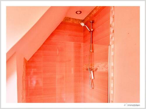 Dusche im Dachgeschoss - 