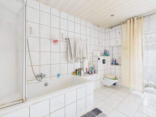 Badezimmer im Obergeschoss - 