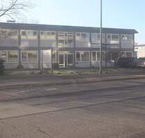 Zentrale Hallen- und Büroflächen fürs produzierende Gewerbe oder für Lagerzwecke! OTTO STÖBEN! - Neumünster Wittorf