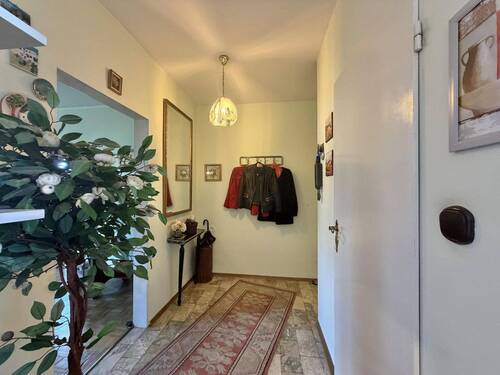 Diele - Etagenwohnung mit 64,20 m&sup2; in Offenbach zum Kaufen